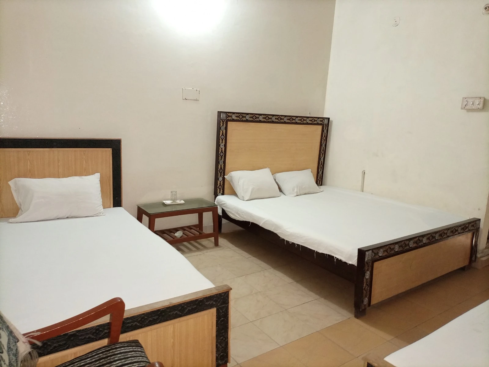 ROOM NO 17 – Al Haider Hotel Lahore