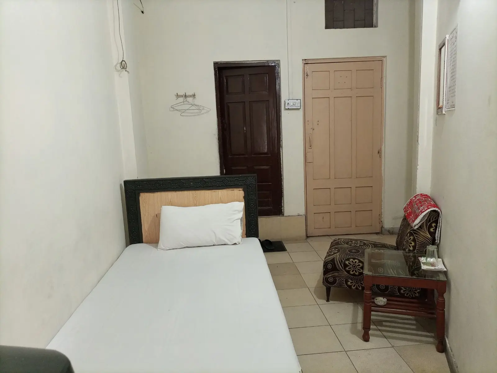 ROOM NO 11 – Al Haider Hotel Lahore